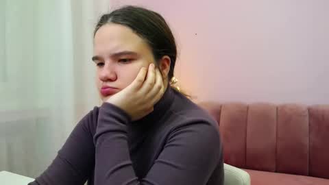 adelecruzz online show from January 17, 8:13 am