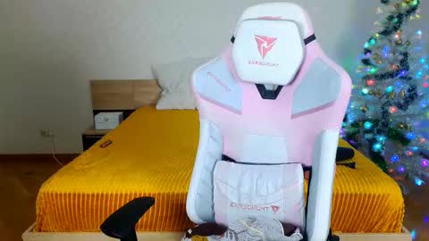 Adelina online show from December 22, 9:45 am