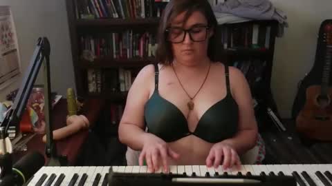 adobe_angel304 online show from November 16, 9:48 pm