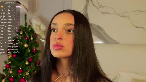 adoracortes online show from December 3, 5:10 am