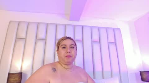 ANDREA PEREZ online show from April 15, 11:33 am