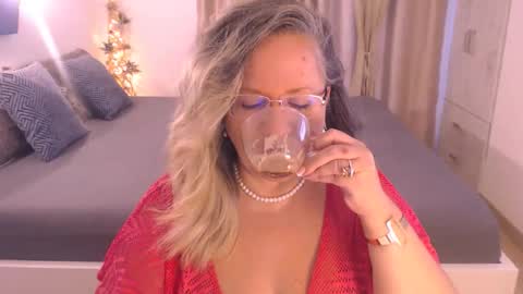 Cryna online show from September 18, 4:33 am