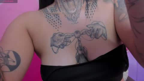 adri_tatto_ online show from May 16, 12:02 am