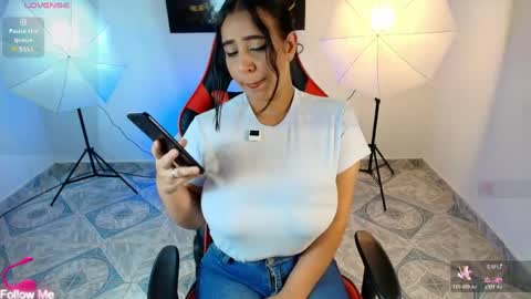 adrianax28 online show from April 23, 8:22 pm