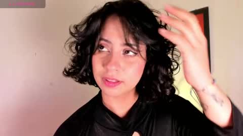 adrianny online show from April 29, 2:37 am