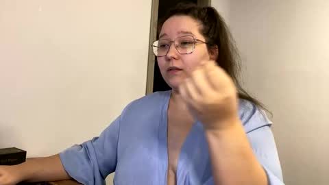 aemilialust online show from February 6, 9:07 pm