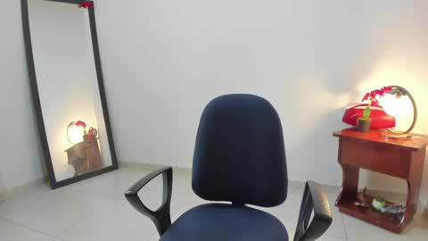 Lorena online show from April 17, 3:14 pm