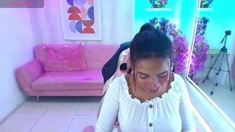 afrodita_loren online show from May 23, 3:38 am