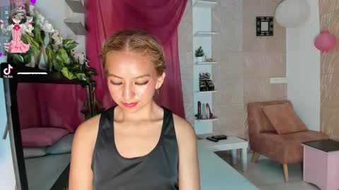 Agatadelphine online show from February 1, 2:02 pm