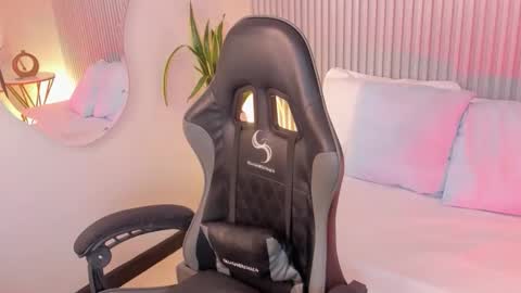 A G A T H A online show from November 28, 4:26 am