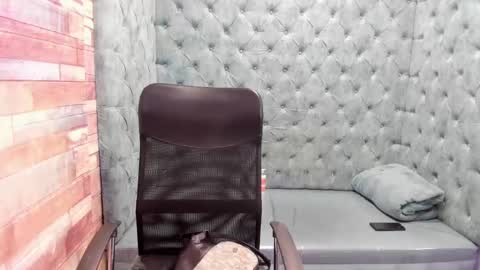 agatha_leon_ online show from November 9, 8:38 pm