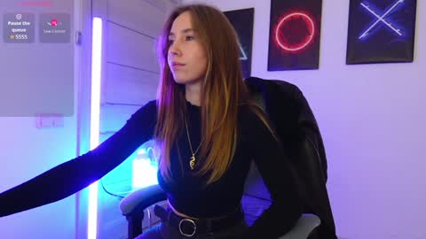 Agelina Lilly Laura online show from October 4, 10:58 pm