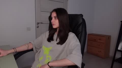 Agelina Lilly Laura online show from January 26, 8:14 am