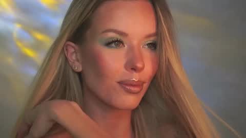 May online show from October 18, 6:53 pm