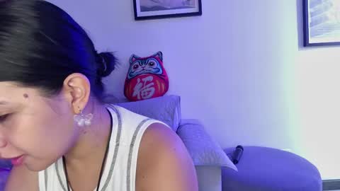 Ahmara  online show from April 19, 2:17 pm