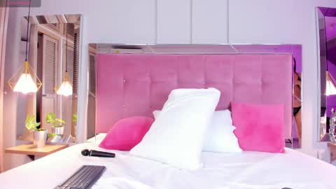 AHINOA online show from February 10, 8:00 pm