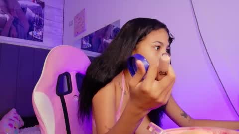 Aida online show from March 27, 11:49 pm