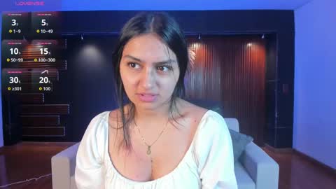 aidajoness online show from October 3, 12:32 pm