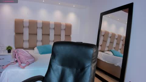 aidajoness online show from November 18, 12:06 pm