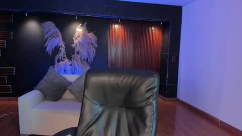 aidajoness online show from September 18, 12:04 pm