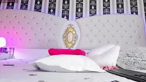 aidasina online show from September 12, 7:10 pm