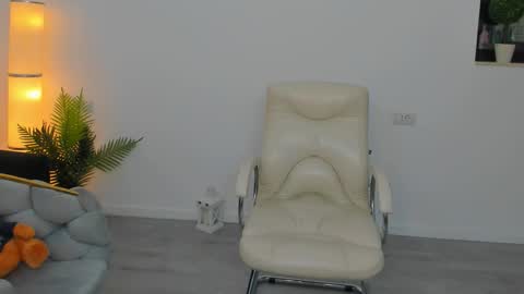 Aileen online show from October 27, 3:51 pm