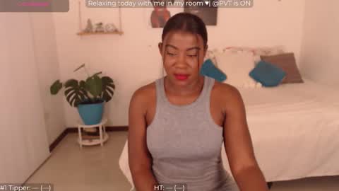 ailyn_ online show from February 25, 2:58 am