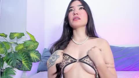 airi  online show from April 4, 1:43 pm