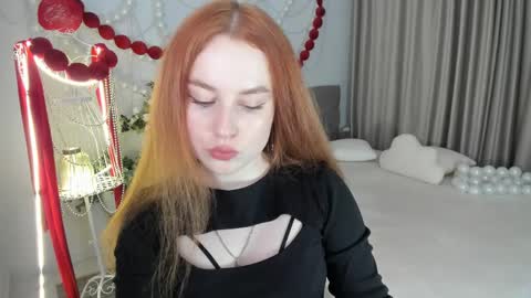 Louise online show from April 3, 7:01 pm