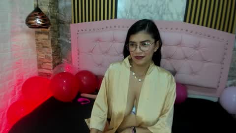 aisha__cambell online show from February 12, 1:35 pm