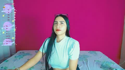 aisha_stacey0410 online show from December 7, 6:10 am