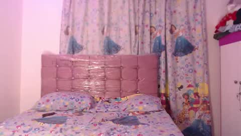 Aisha online show from December 13, 9:10 pm