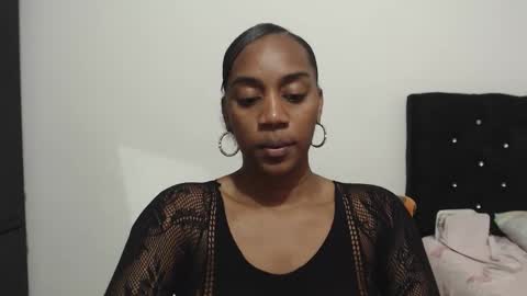 Aisha online show from December 5, 8:43 pm