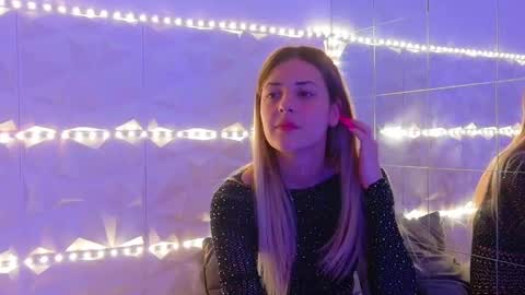 Aisha online show from October 3, 5:56 am