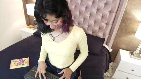 A K A N E  U W U online show from February 25, 1:43 pm