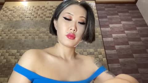 Akemi online show from February 5, 9:50 pm