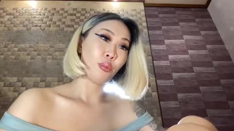 Akemi online show from October 15, 9:39 pm