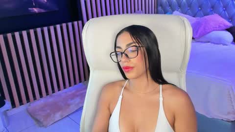 Alaia Alegria online show from November 24, 12:23 am