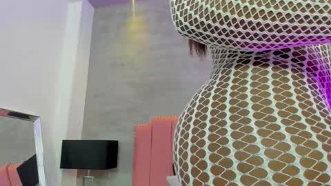 alaia_colins online show from November 1, 10:25 pm