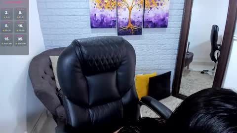     online show from May 29, 7:23 pm