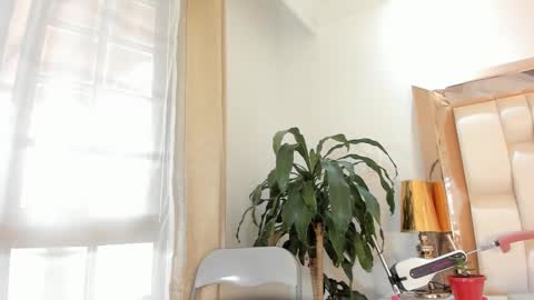       online show from March 5, 9:17 pm