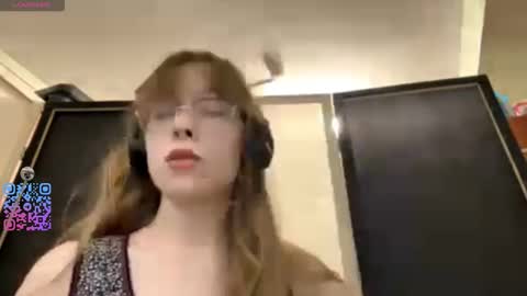 Stella online show from September 29, 5:18 pm