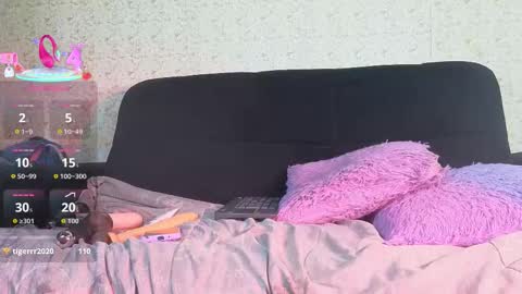 alanna_jones23_aws online show from January 16, 6:04 pm