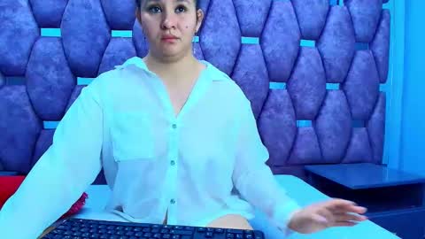 AlaSmith  online show from May 10, 4:03 am