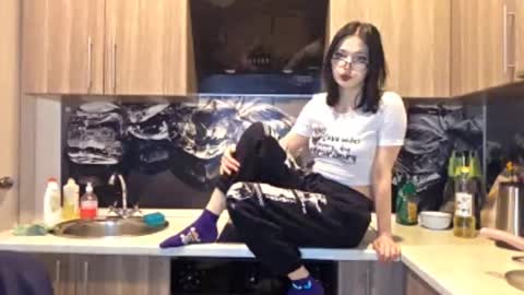 Im Katrina online show from February 25, 1:53 pm