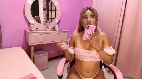 aldana_stone online show from November 23, 3:31 am