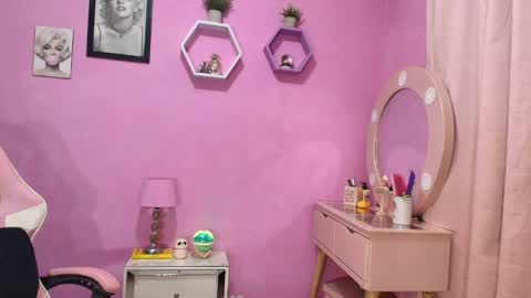 aldana_stone online show from April 10, 2:39 am