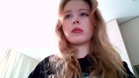 aleksa angel online show from June 15, 9:09 am