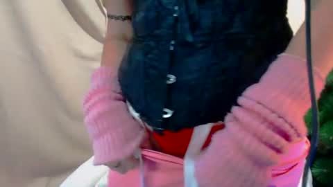 Luly online show from November 12, 1:36 am