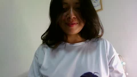 QUEEN OFF MILk  IM BACK  15 NOV online show from March 2, 1:18 pm